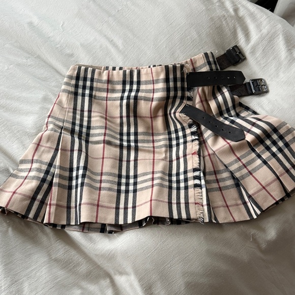 Burberry Beige Plaid Mini Skirt with Black Straps - Picture 1 of 3